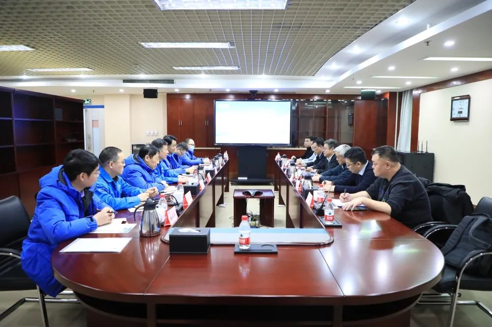 中国工程院造作业钻研室主任屈贤明一行莅临秦川集团调研领导工作